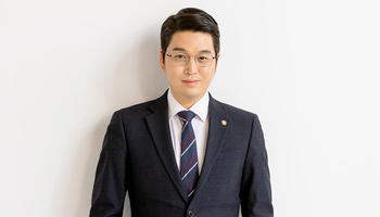 아동학대 등 아동복지법 위반 대응 시 신중한 사안 검토 거쳐 [신명철 변호사 칼럼]