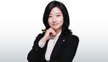 송지영 변호사 "끈기와 에너지로 의뢰인 위한 답 찾아"